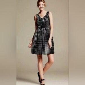 Banana Republic Merimekko Polka Dot Dress 16